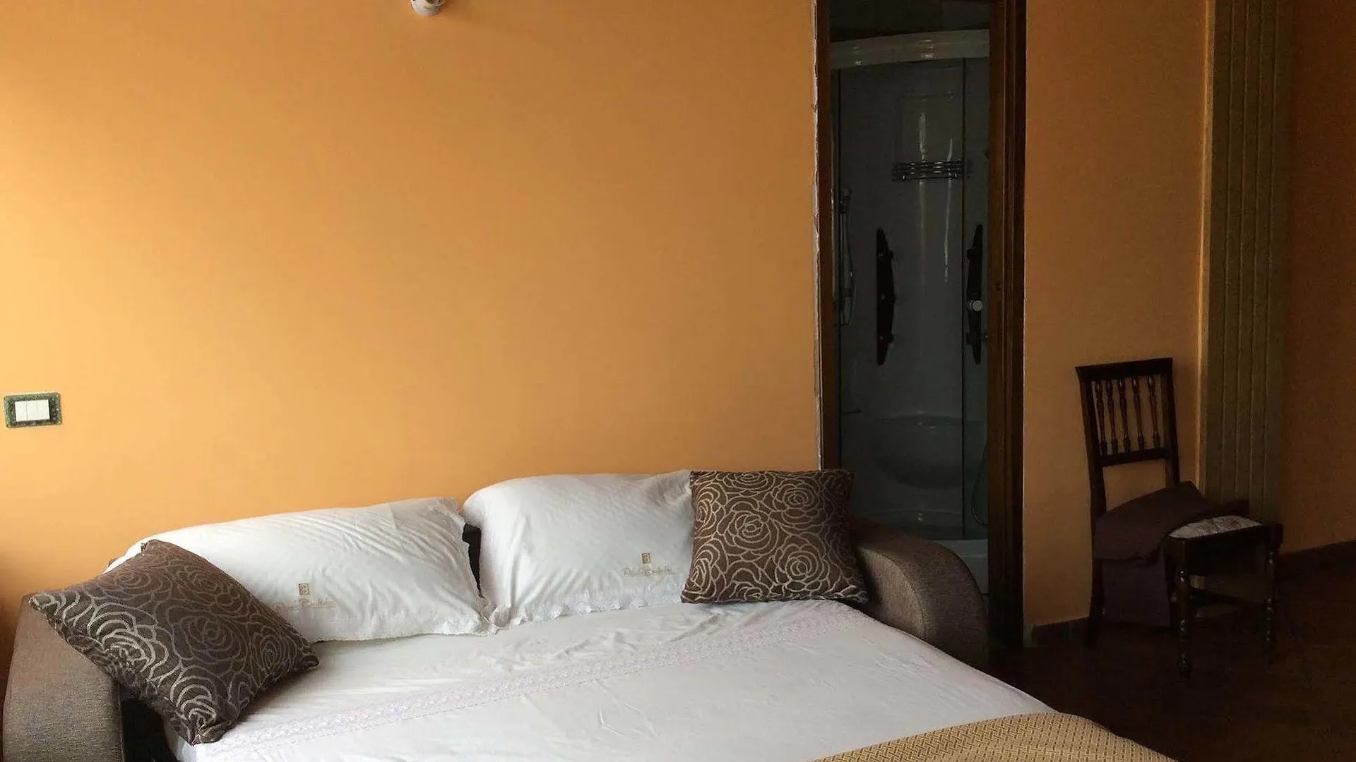 Case Corona Hotel Santa Flavia