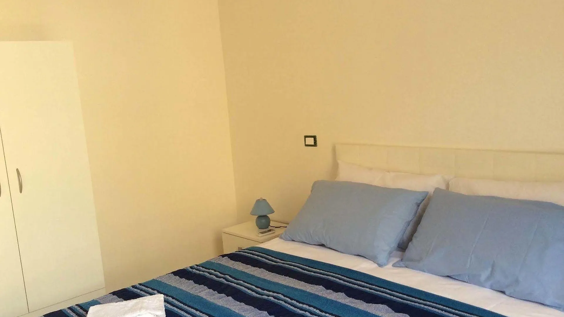 Case Corona Hotel Santa Flavia