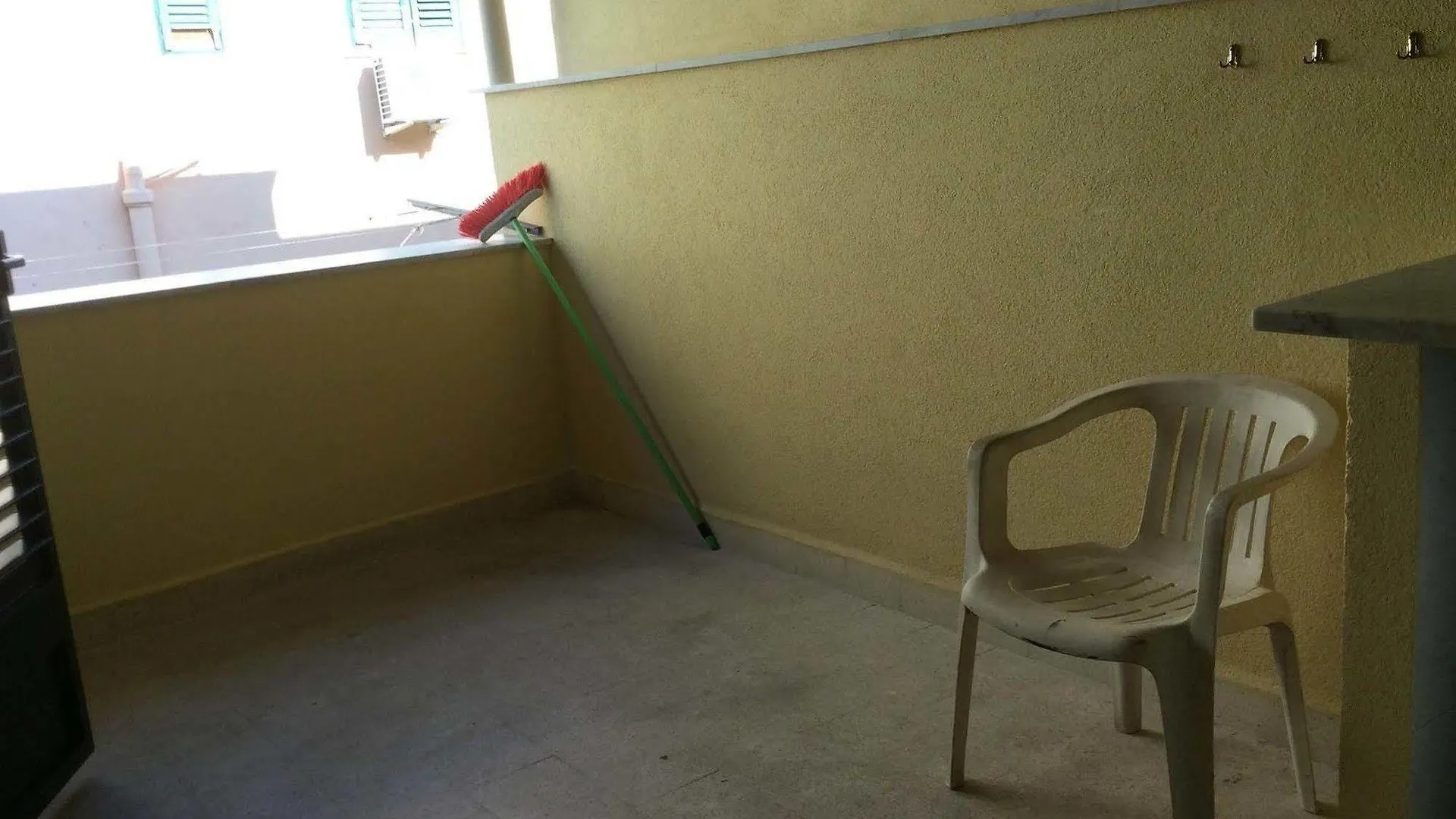 Case Corona Hotel Santa Flavia 3*, Porticello
